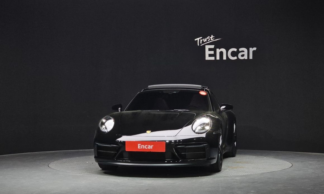 Porsche 911 Carrera 4 GTS, 2023