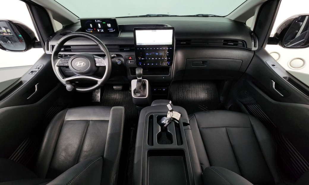 Hyundai Staria Tourer 9-Seater, 2025