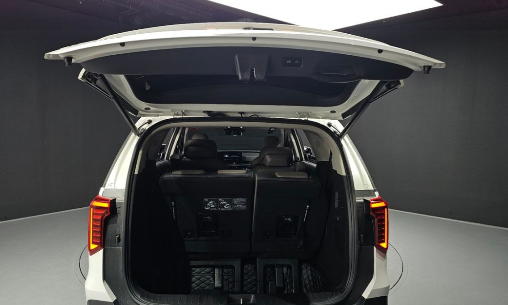 Kia Carnival 7-Seater Signature, 2025