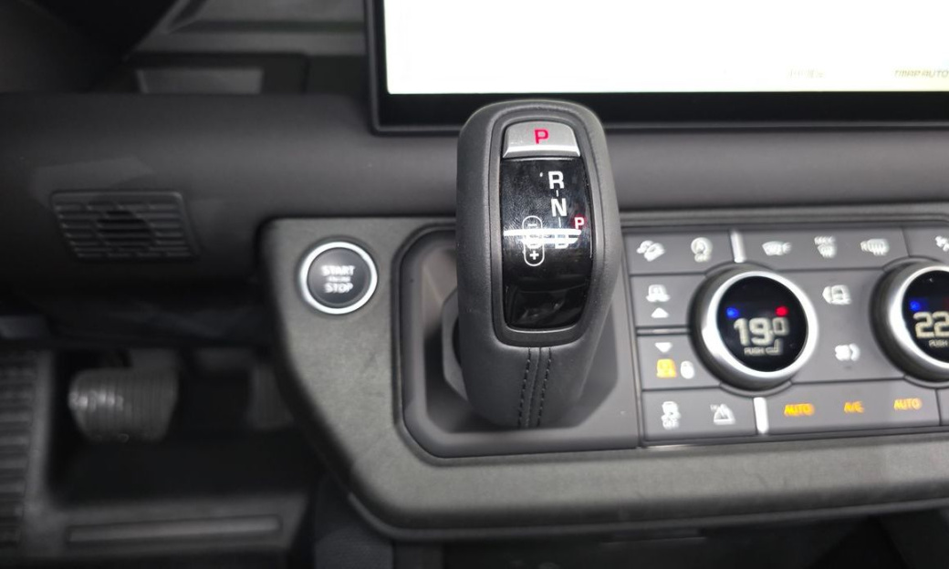 Land Rover Defender 130 P400 Outbound, 2025