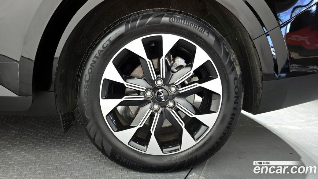 Kia Carnival 9-Seater Signature, 2023