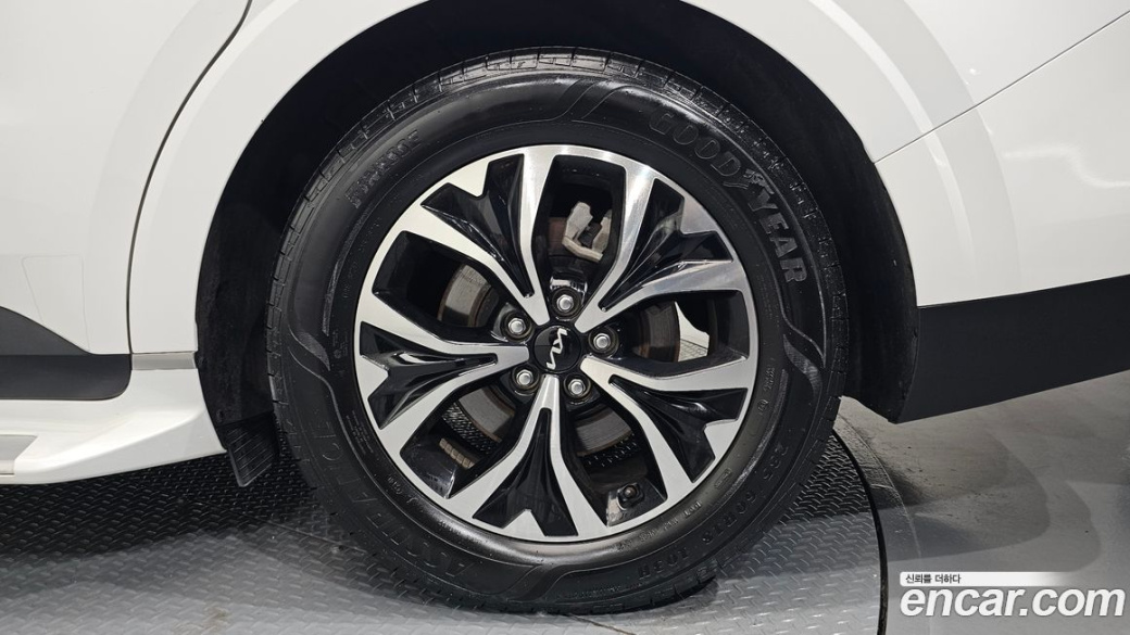 Kia Carnival 9-Seater Noblesse, 2023
