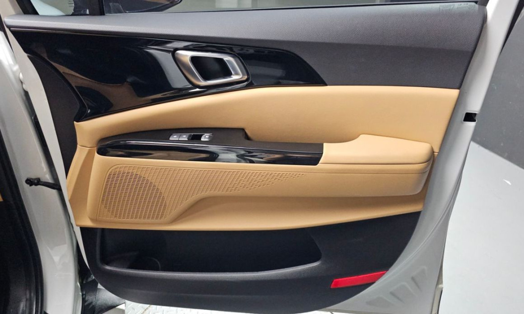 Kia Carnival 9-Seater Noblesse, 2023
