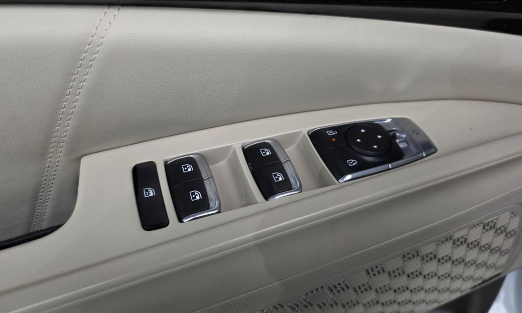 Kia Carnival 9-Seater Hi Limousine, 2024
