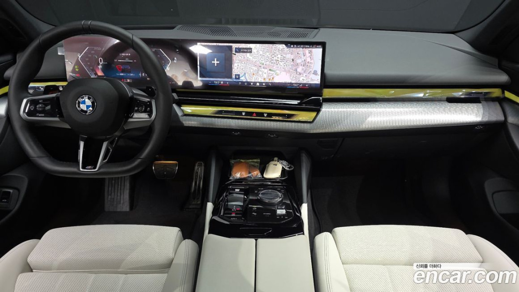 BMW 5-Series 520i M Sport, 2025