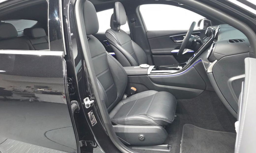 Mercedes-Benz GLC-Class GLC 300 4MATIC Avantgarde, 2025