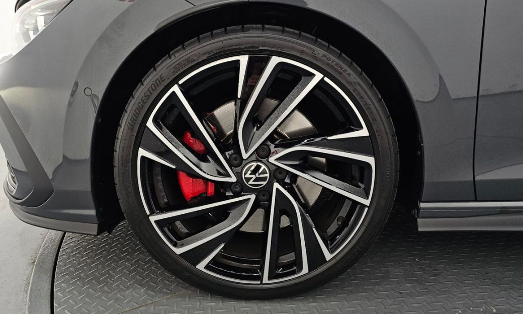 Volkswagen Golf 2.0 GTI, 2024