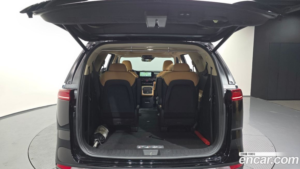 Kia Carnival 9-Seater Noblesse, 2023
