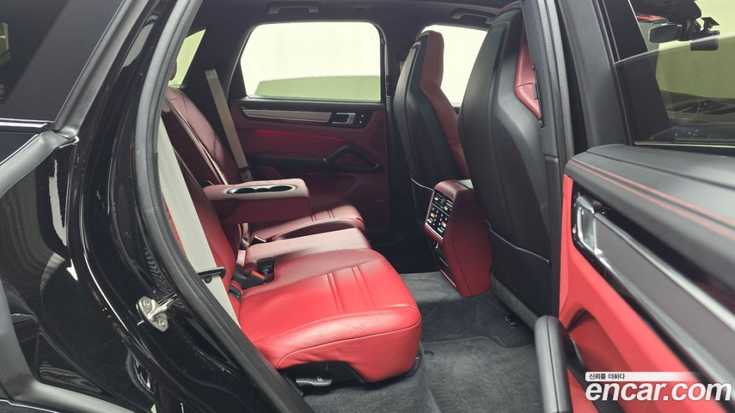 Porsche Cayenne 3.0 PLATINUM EDITION, 2022