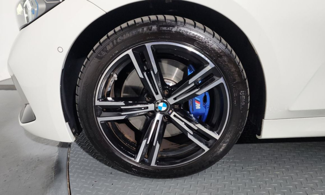 BMW 3-Series 320i M Sport, 2024