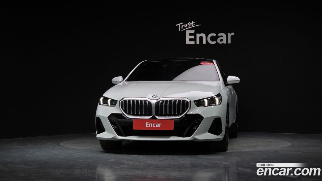 BMW 5-Series 530i xDrive M Sport, 2025