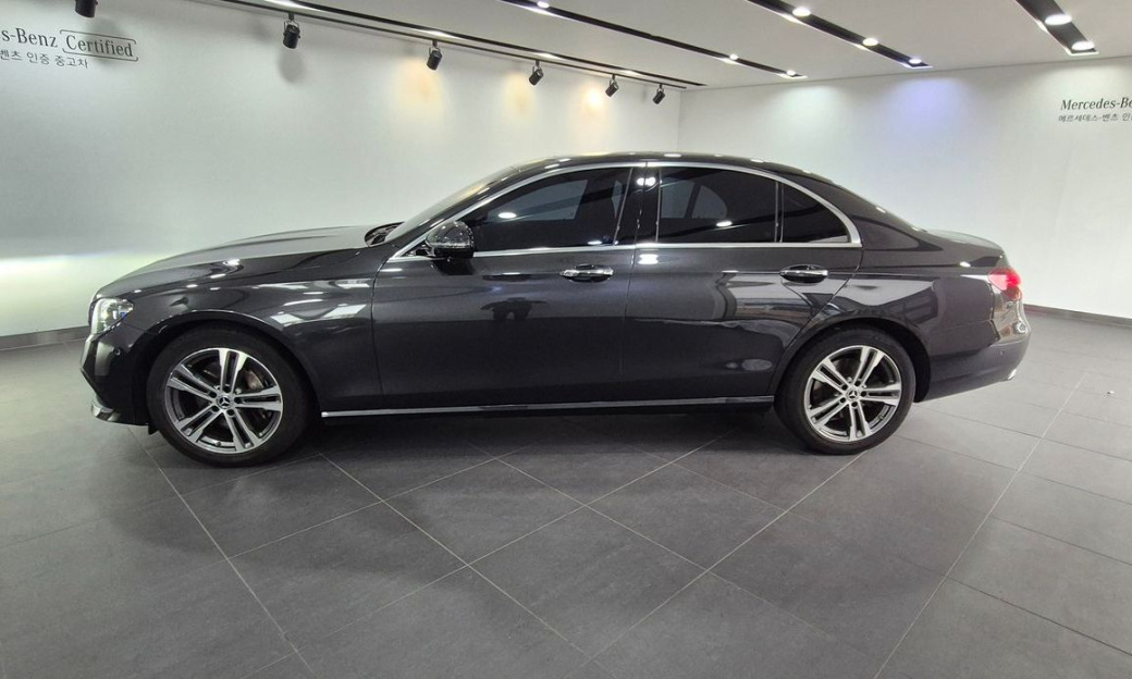Mercedes-Benz E-Class E350 4MATIC Avantgarde, 2022