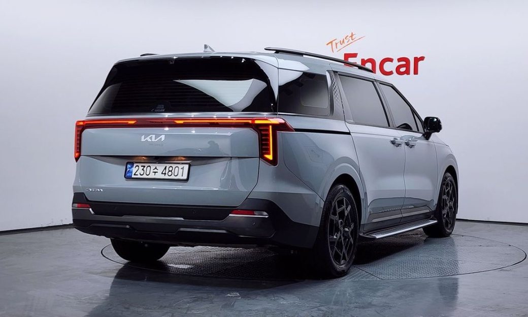 Kia Carnival 7-Seater Gravity, 2024