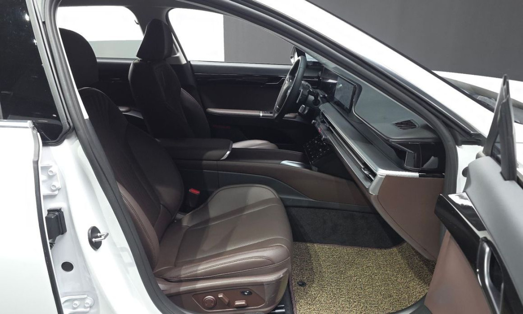 Hyundai Grandeur 2,5 Gasoline 2WD, 2024