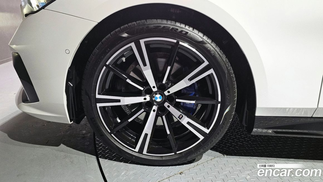 BMW 5-Series 530i xDrive M Sport, 2025