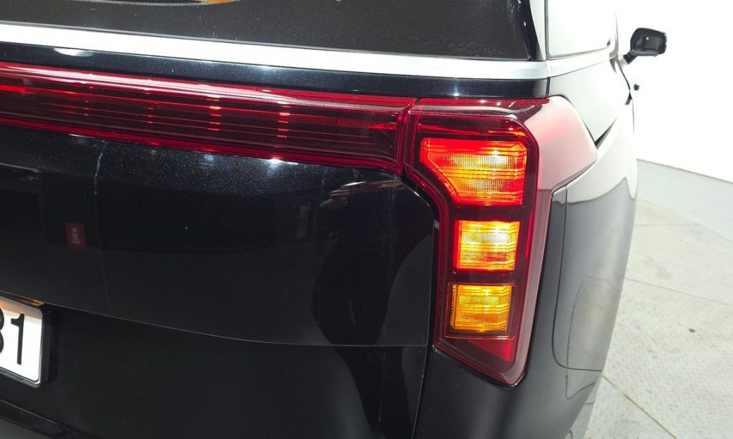 Kia Carnival 9-Seater Prestige, 2024