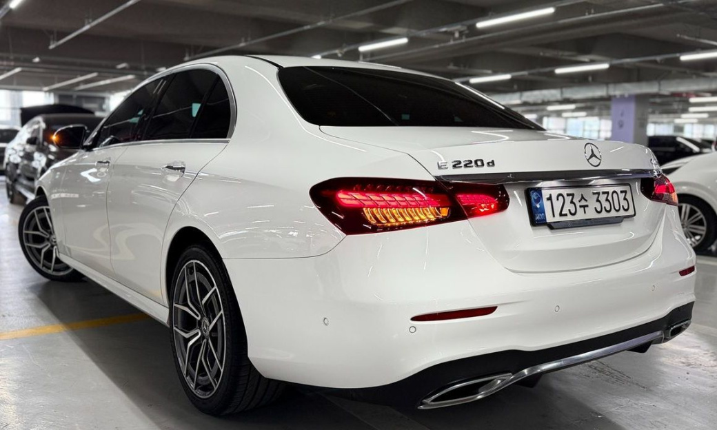 Mercedes-Benz E-Class E220d 4MATIC AMG Line, 2022