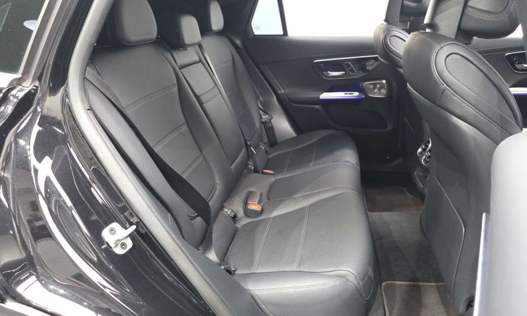 Mercedes-Benz GLC-Class GLC 300 4MATIC Avantgarde, 2025