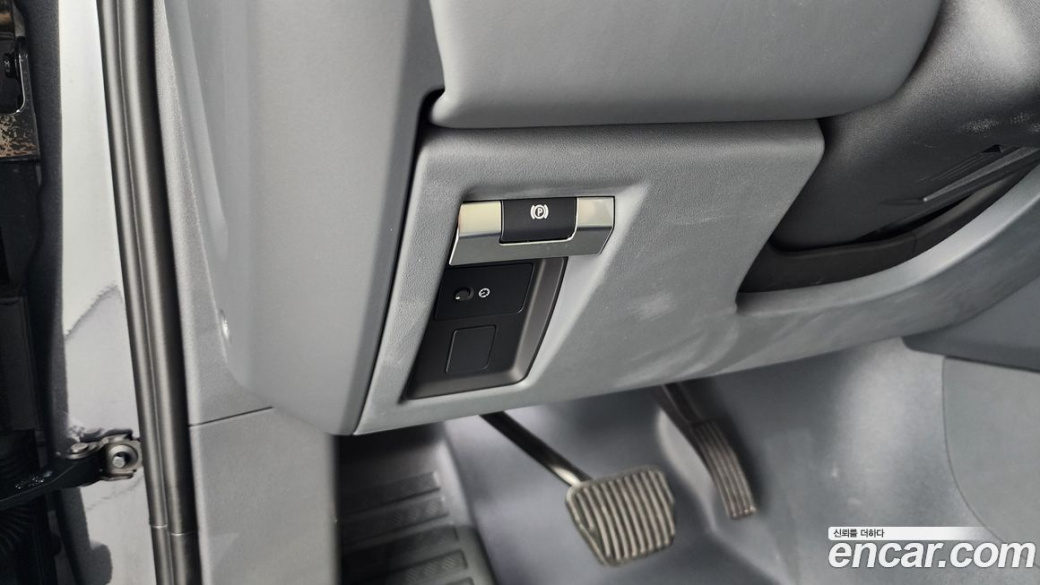 Land Rover Defender 110 P300 X-Dynamic SE, 2024