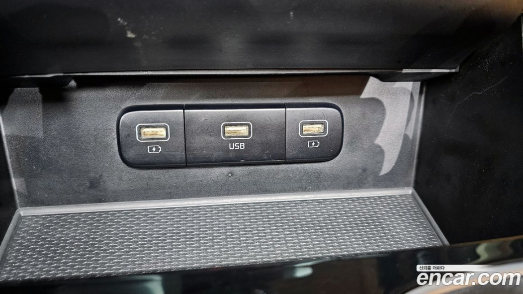 Kia Carnival 7-Seater Signature, 2023