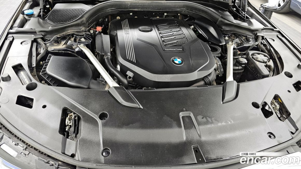 BMW Gran Turismo 640i xDrive M Sport, 2023