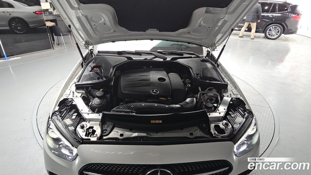Mercedes-Benz E-Class E350 4MATIC AMG Line, 2022