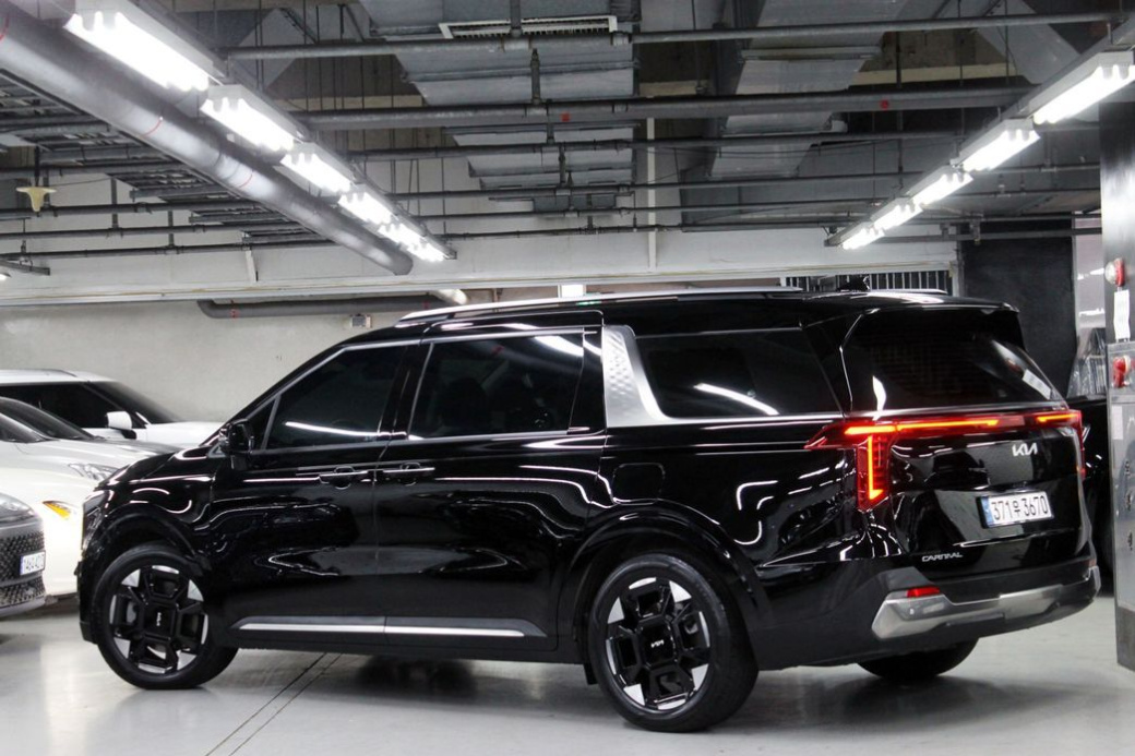 Kia Carnival 9-Seater Noblesse, 2024