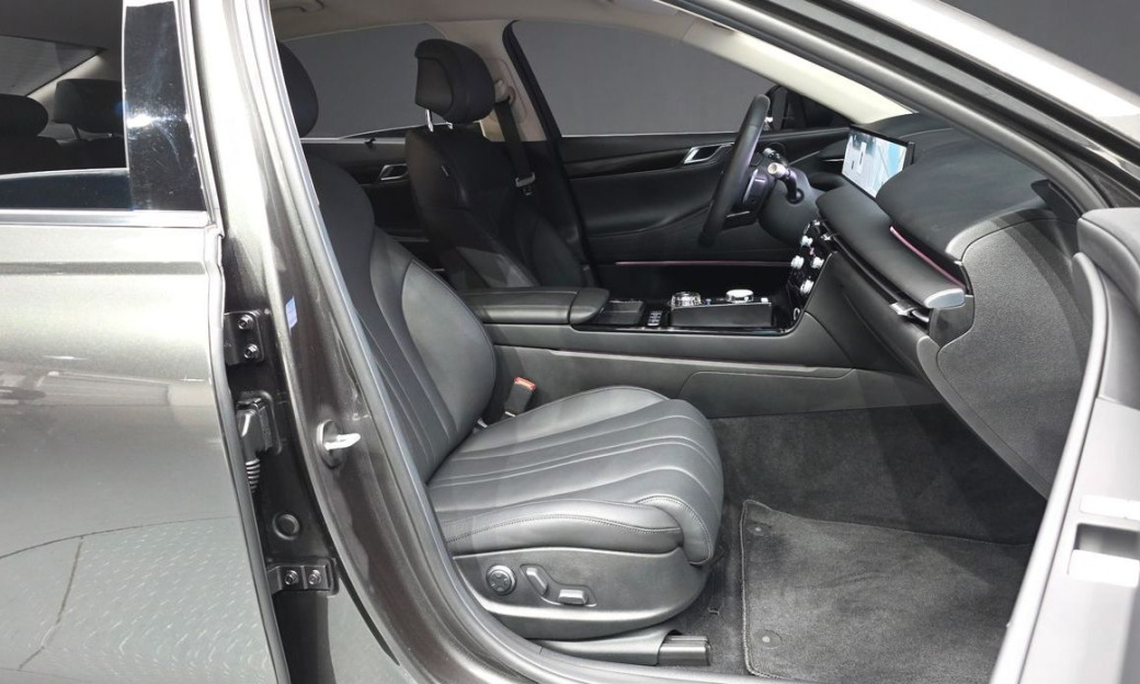 Genesis G80 Gasoline 2.5 Turbo AWD, 2025