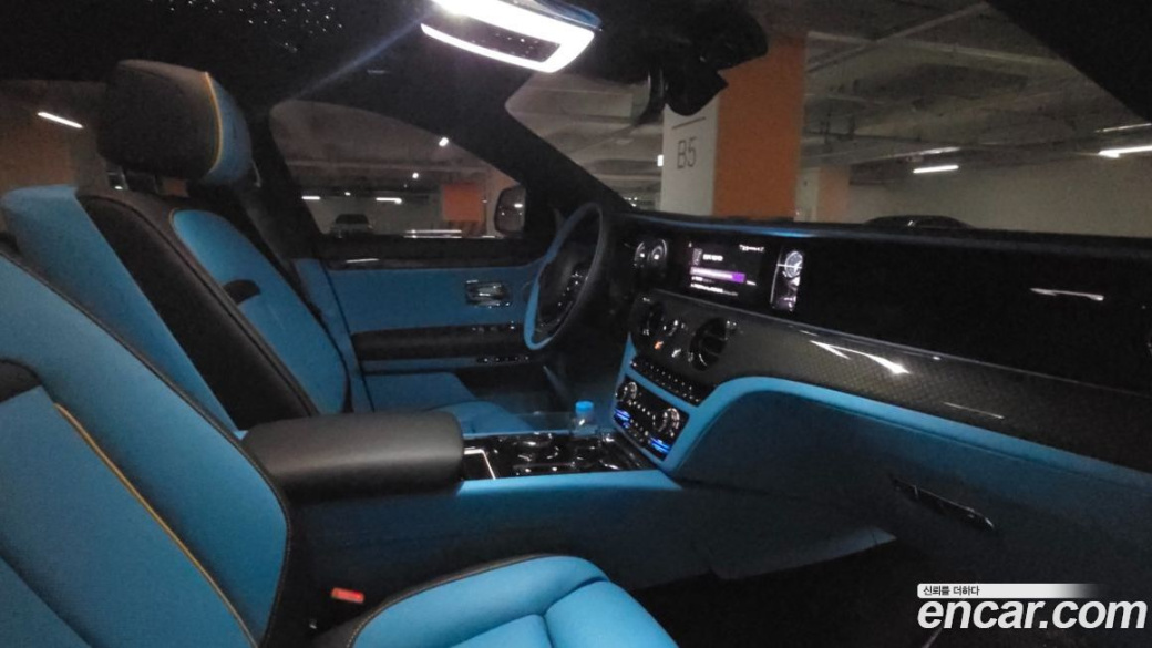 Rolls-Royce Ghost 6.7 V12 Black Badge, 2026