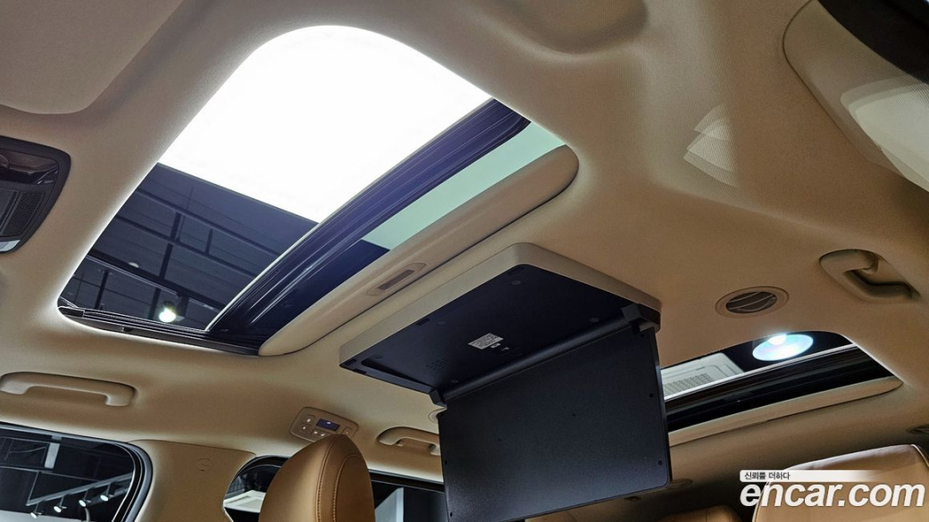 Kia Carnival 7-Seater Signature, 2023