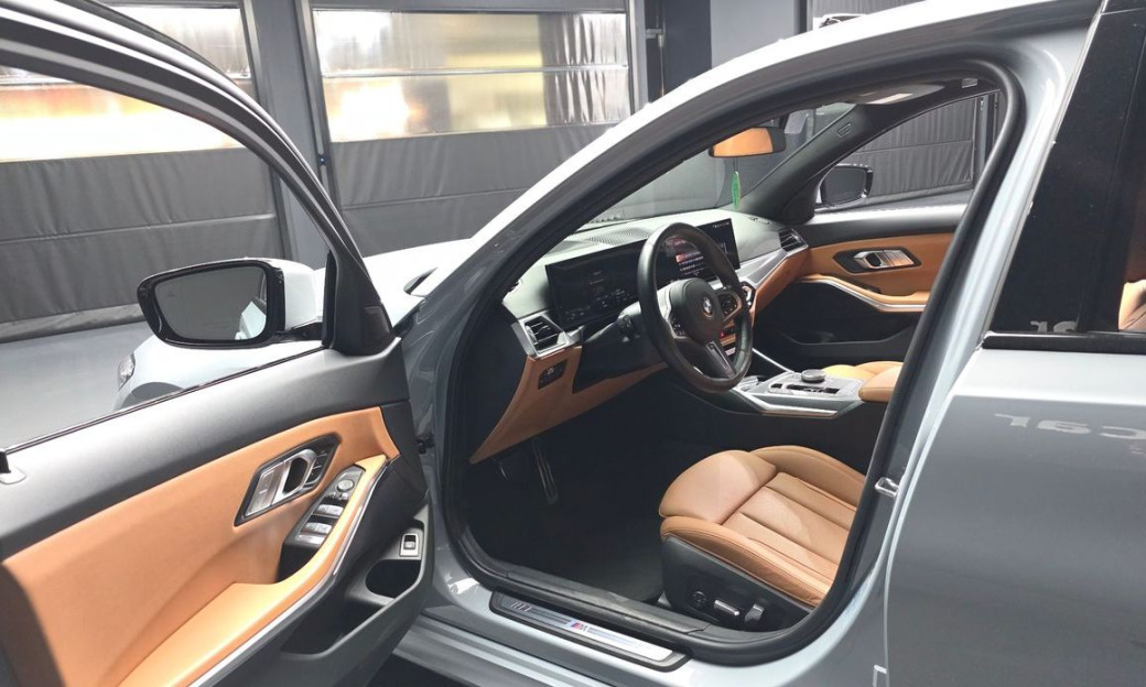 BMW 3-Series 320i M Sport, 2023