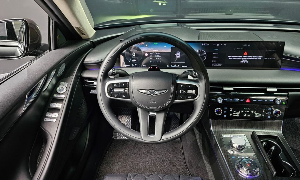 Genesis G80 Gasoline 2.5 Turbo AWD, 2025