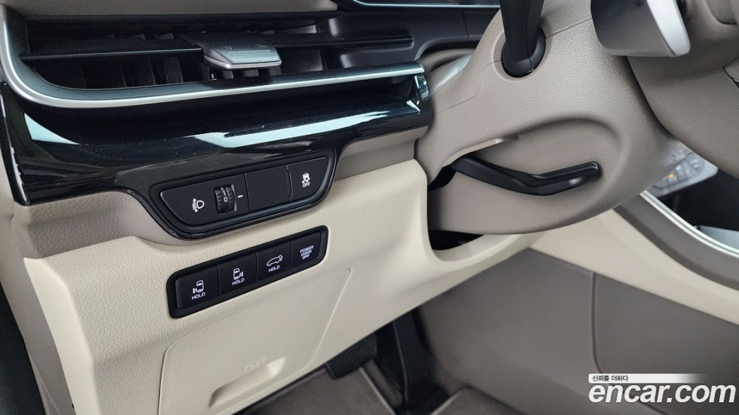 Kia Carnival 7-Seater Gravity, 2025