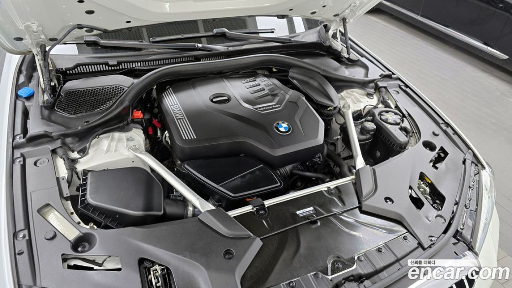 BMW 5-Series 520i M Sport, 2023