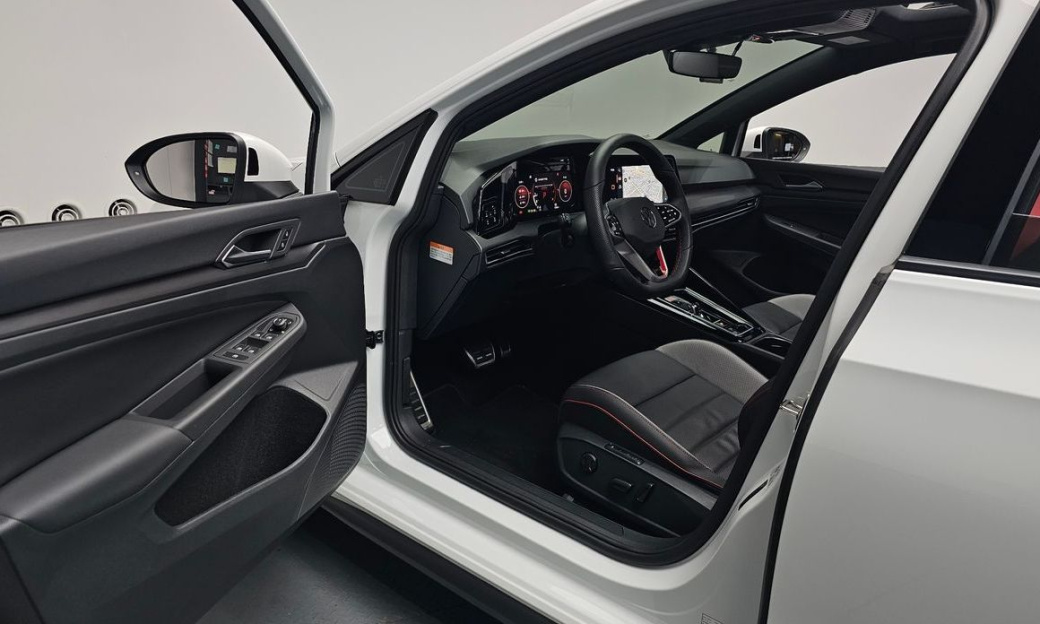 Volkswagen Golf 2.0 GTI, 2024