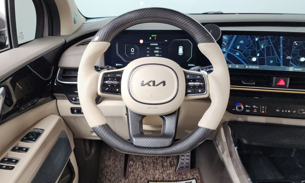 Kia Carnival 9-Seater Gravity, 2025