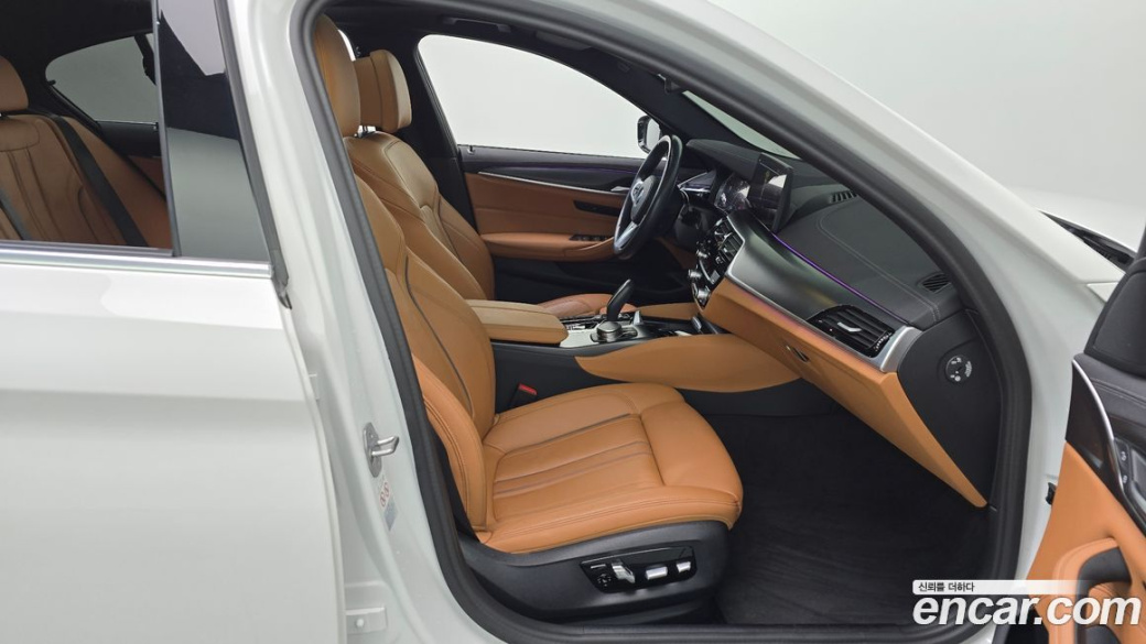 BMW 5-Series 520i M Sport, 2023