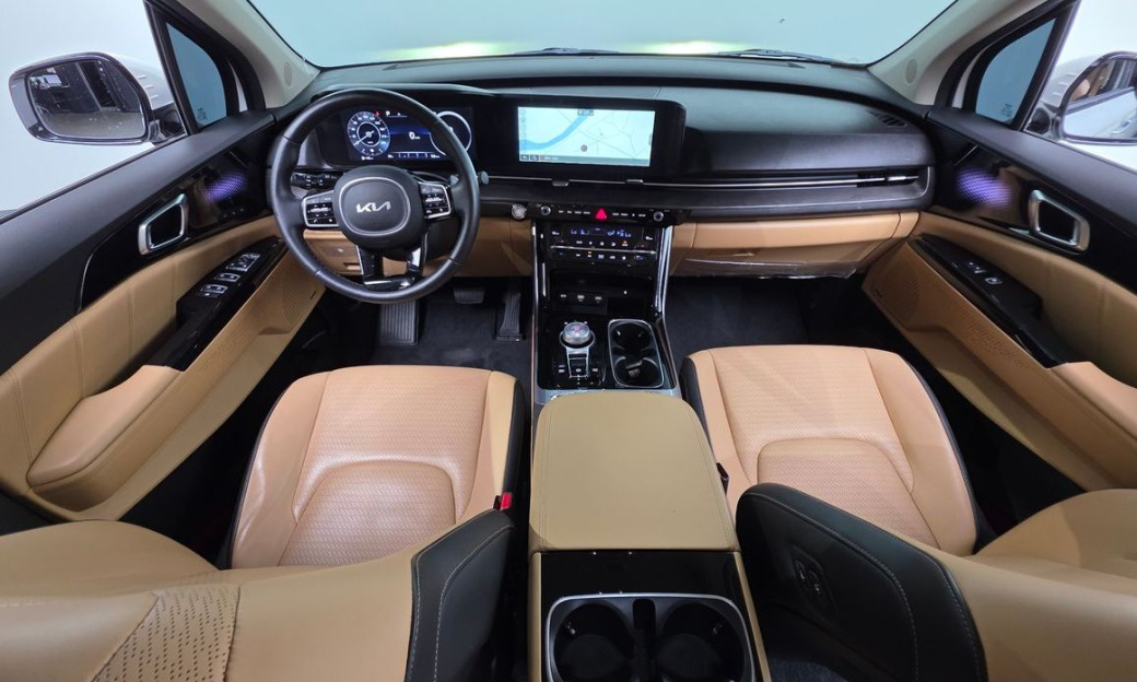 Kia Carnival 7-Seater Signature, 2023