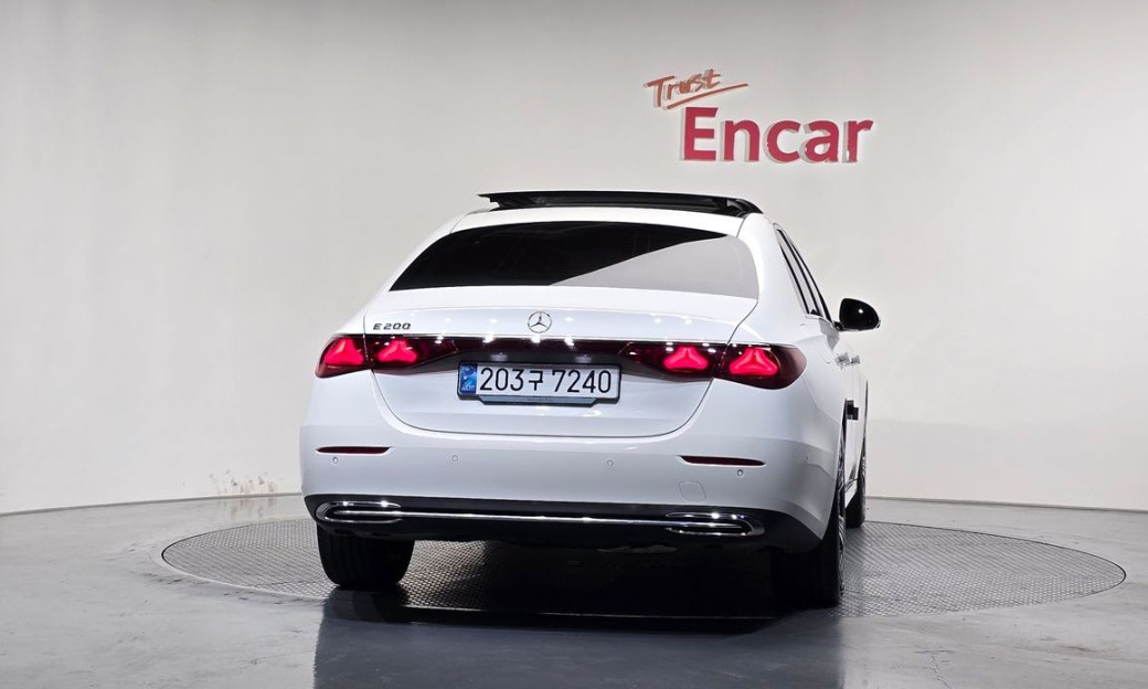 Mercedes-Benz E-Class E200 Avantgarde, 2024