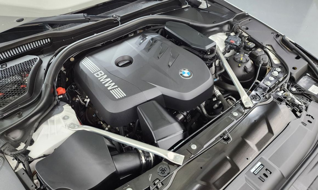BMW 5-Series 520i M Sport, 2025