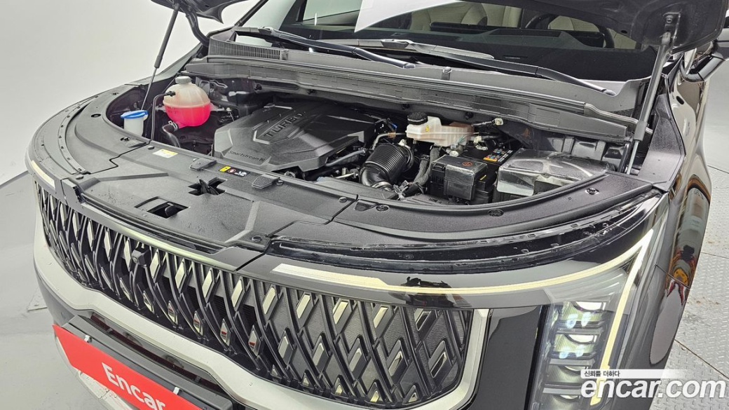 Kia Carnival 9-Seater Signature, 2024