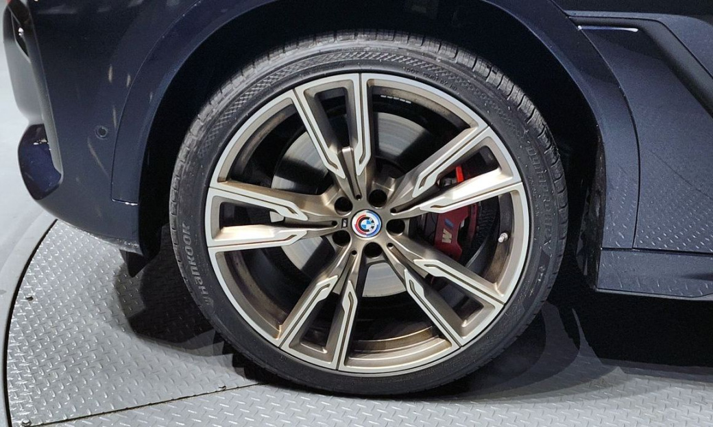 BMW X6 M50i, 2023