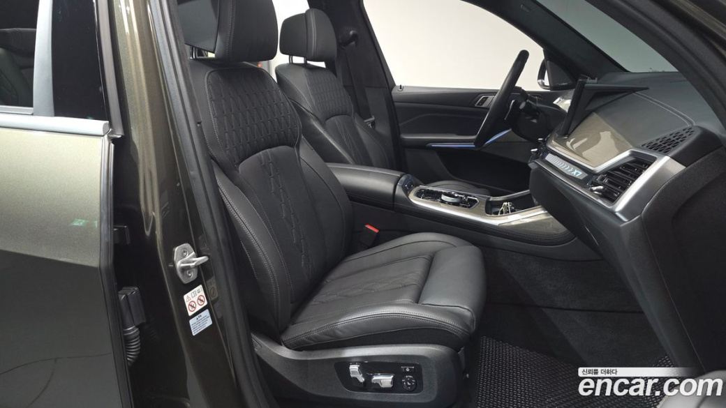 BMW X7 xDrive 40i Design Pure Excellence 7-Seater, 2024