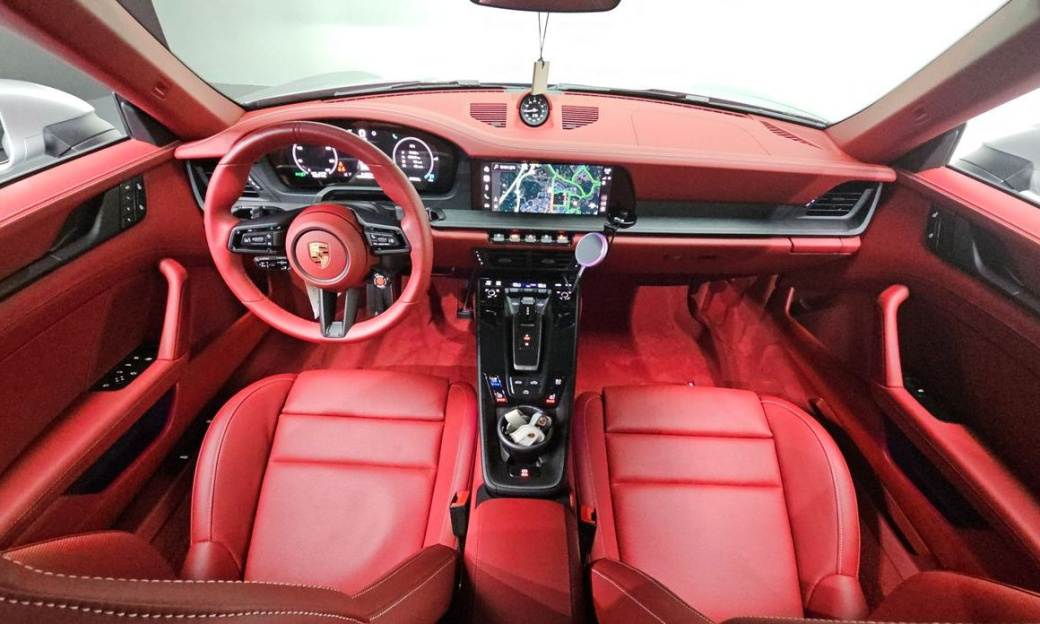 Porsche 911 Carrera 4 GTS Cabriolet, 2026