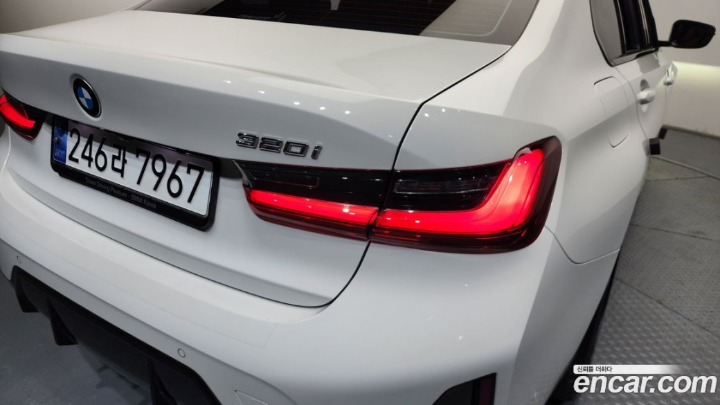BMW 3-Series 320i M Sport, 2023