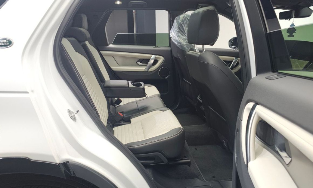 Land Rover Discovery Sport P250 Dynamic SE, 2024