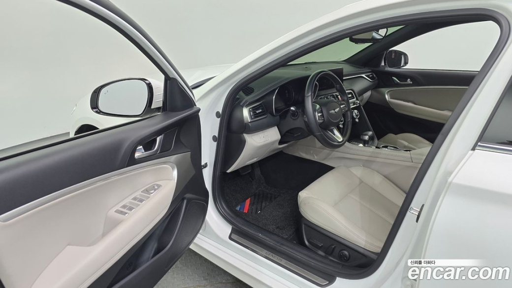 Genesis G70 Gasoline 2.0T 4WD, 2022