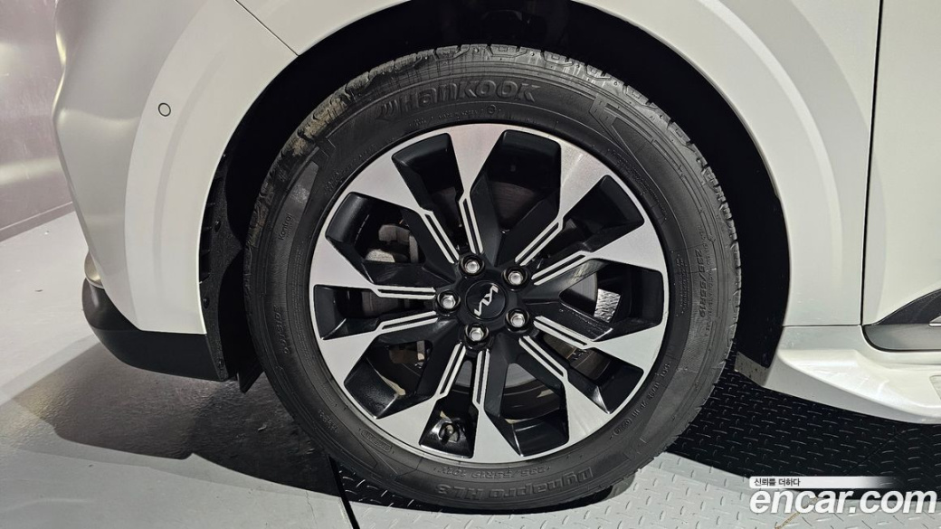 Kia Carnival 7-Seater Signature, 2023