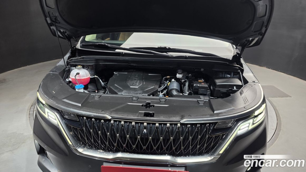 Kia Carnival 7-Seater Signature, 2023
