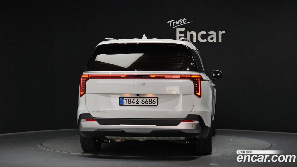 Kia Carnival 9-Seater Prestige, 2025